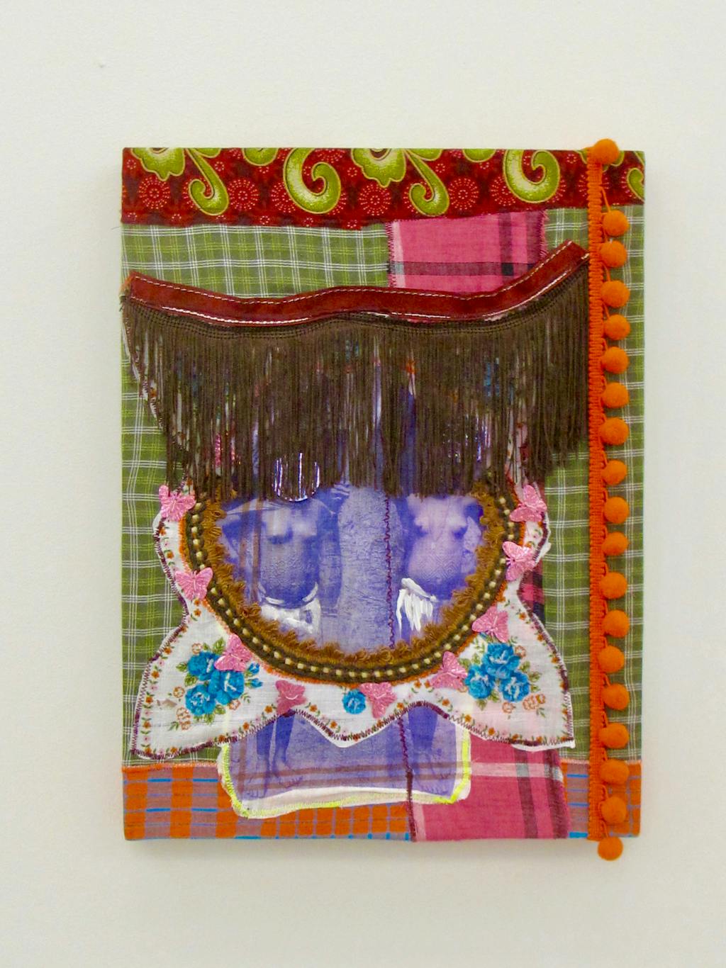 Patricia Kaersenhout
Distant Bodies, 2011
Collage of textiles, photographic print on handkerchief
Pangi Fabric, glitters, embroidery, stitching, paint
40 x 30 cm, unique (PK2011-1) - © Paris Internationale