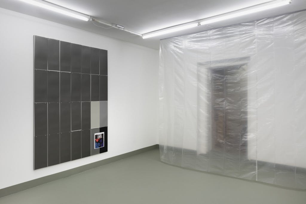 Installation view
Lorenza Longhi, Cosmopolitan Haze, Bungalow, Berlin, D, 2020 - © Paris Internationale