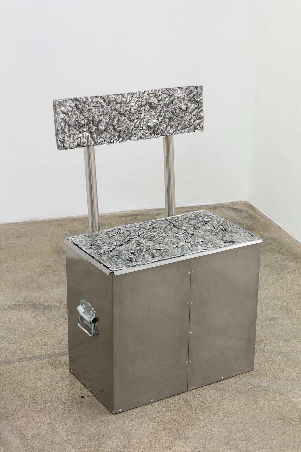 Irina Lotarevich, *Skin Seat Single*, 2020, cast and polished aluminium, stainless steel, hardware, 87 x 52 x 35,5 cm - Â© Paris Internationale