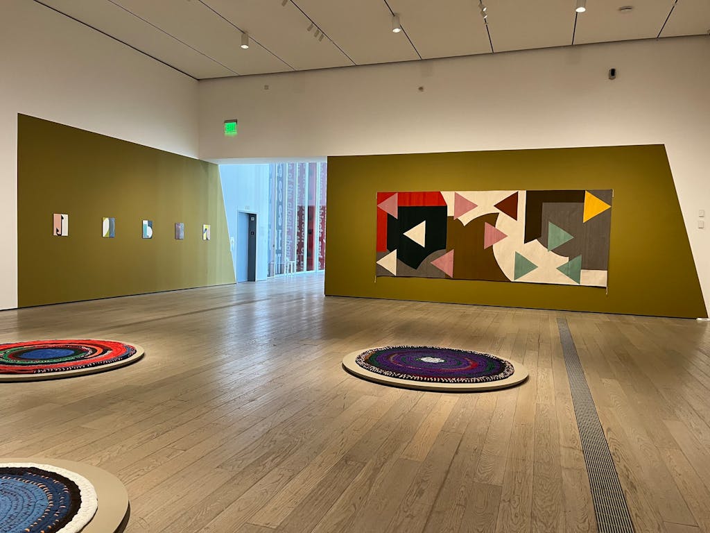 Installation view, "Woven Histories: Textiles and Modern Abstraction", Los Angeles County Museum of Art. - © Courtesy Ulrike M&uuml;ller and LACMA, Paris Internationale